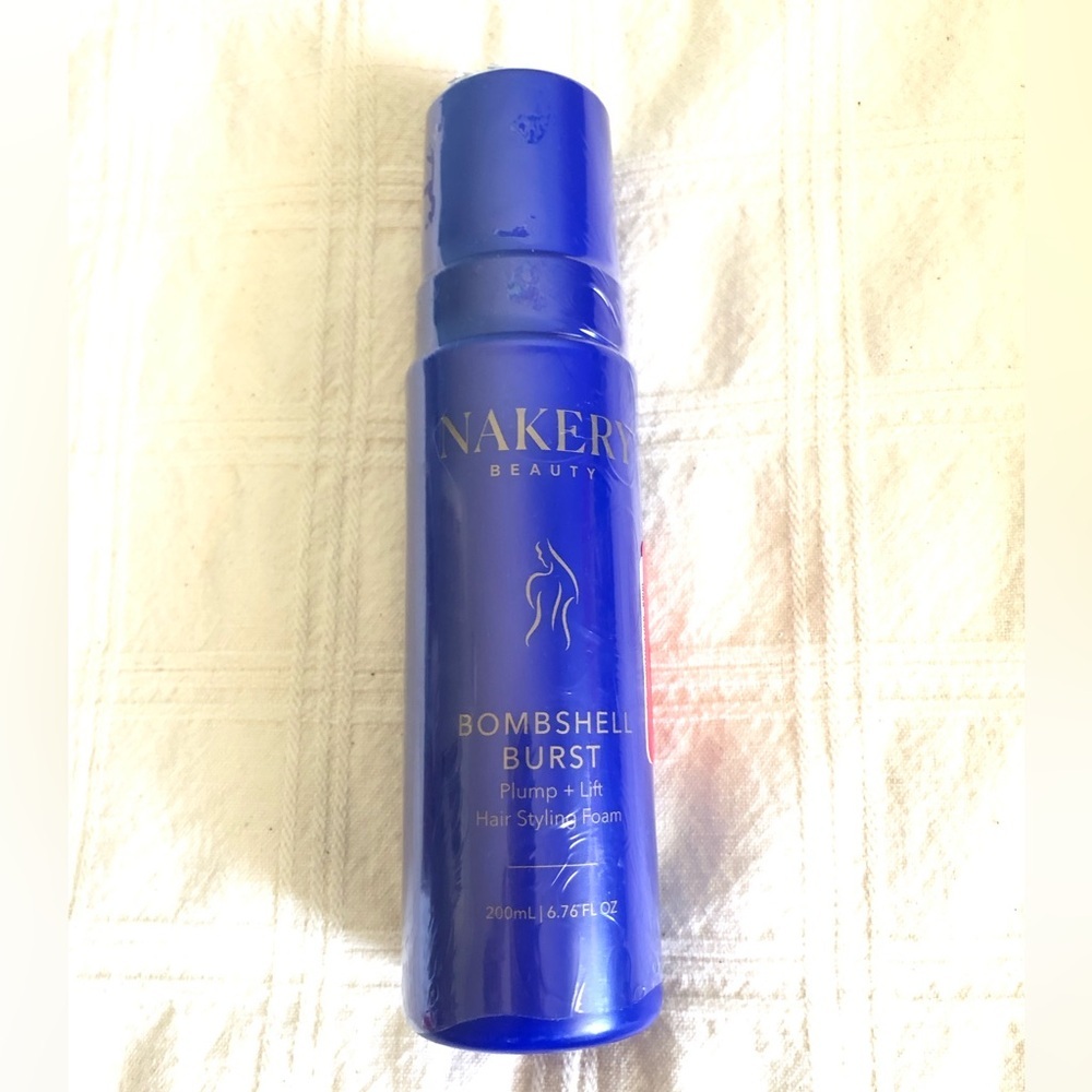 nakery beauty bombshell Burt's styling hair foam 200ml